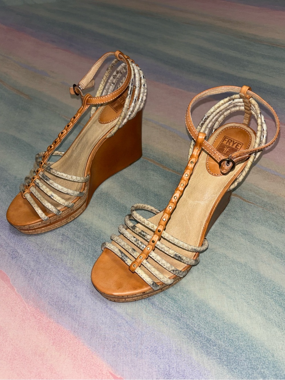Frye Shay Strappy T Wedge Sandals women’s size 10 M